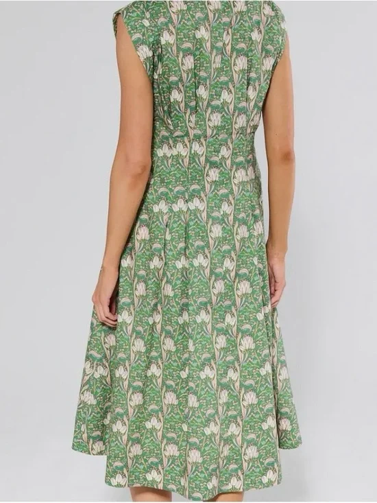 Avara Green Floral Midi pleated Dress with Collar - Picture 4 of 5